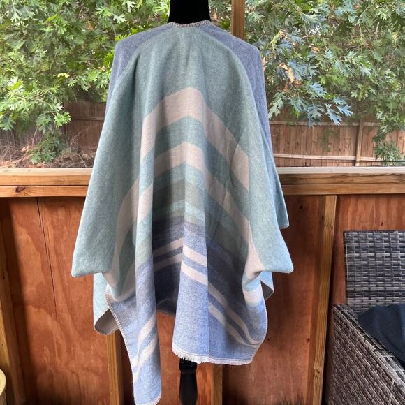 World Market Soft Knit Oversized Poncho Wrap Boho Blue And White OS. NEW - Picture 3 of 9